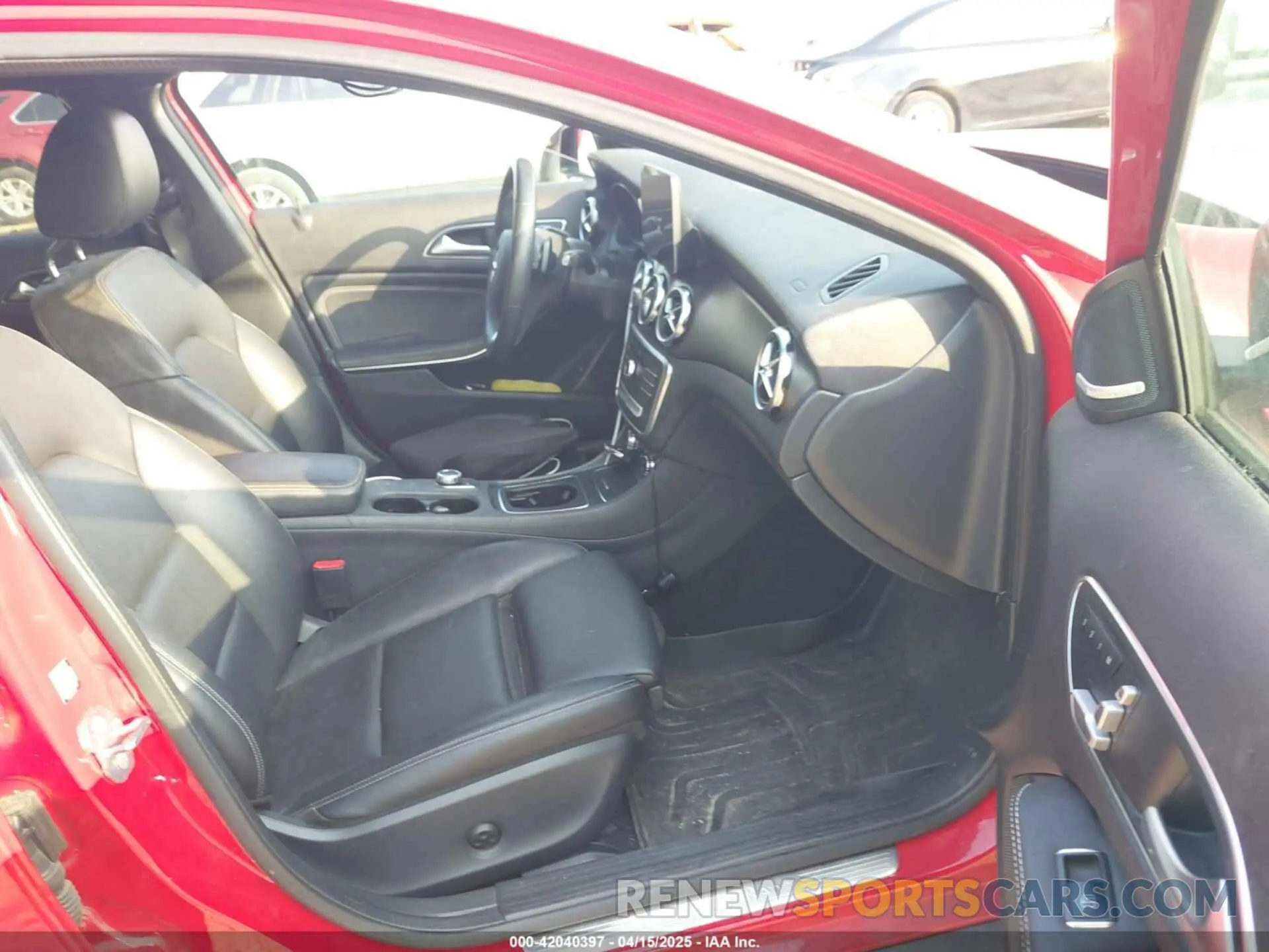 5 Фотография поврежденного автомобиля WDCTG4EB4KU019036 MERCEDES-BENZ GLA 250 2019
