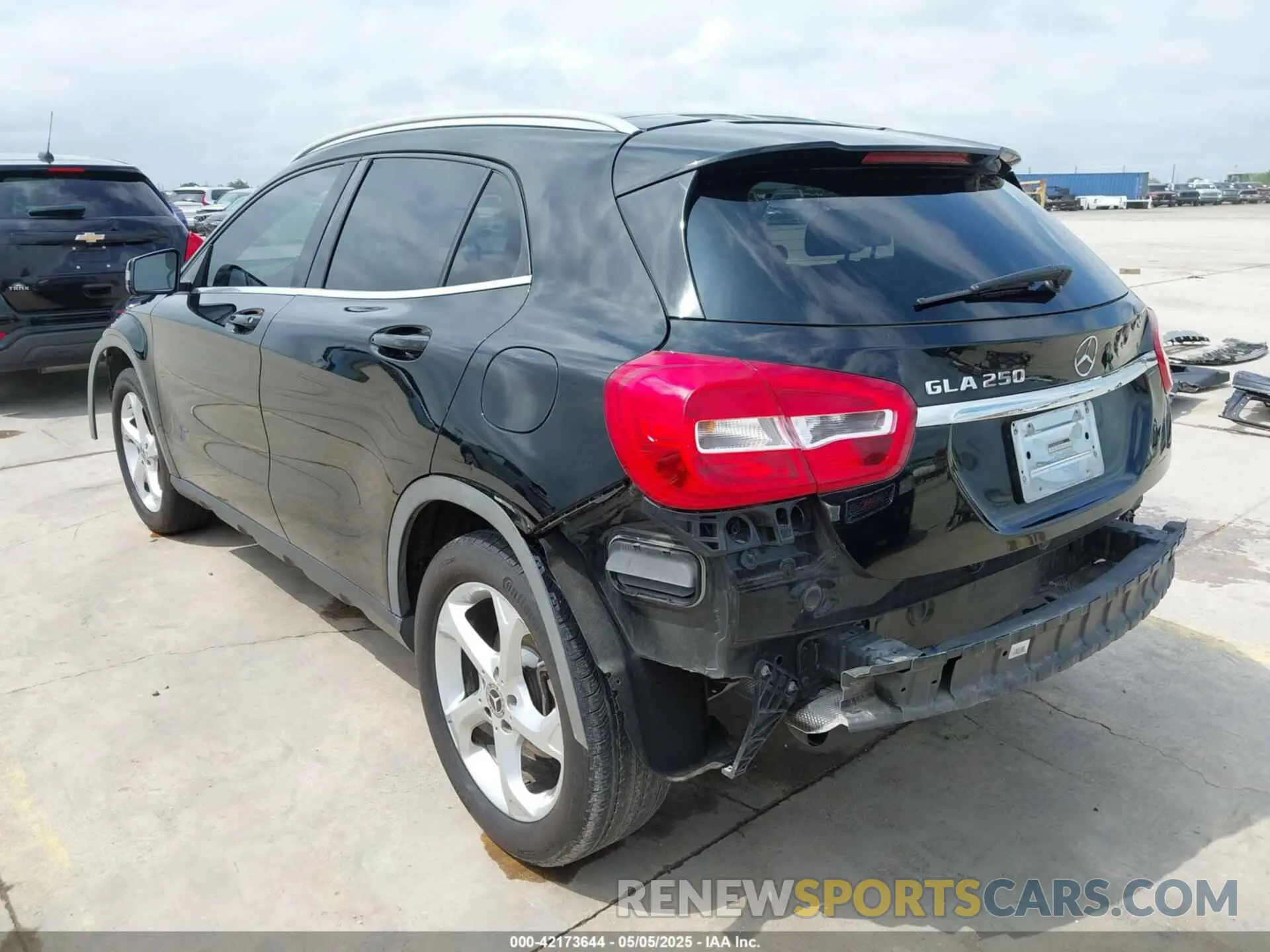 3 Фотография поврежденного автомобиля WDCTG4EB5KJ549100 MERCEDES-BENZ GLA 250 2019