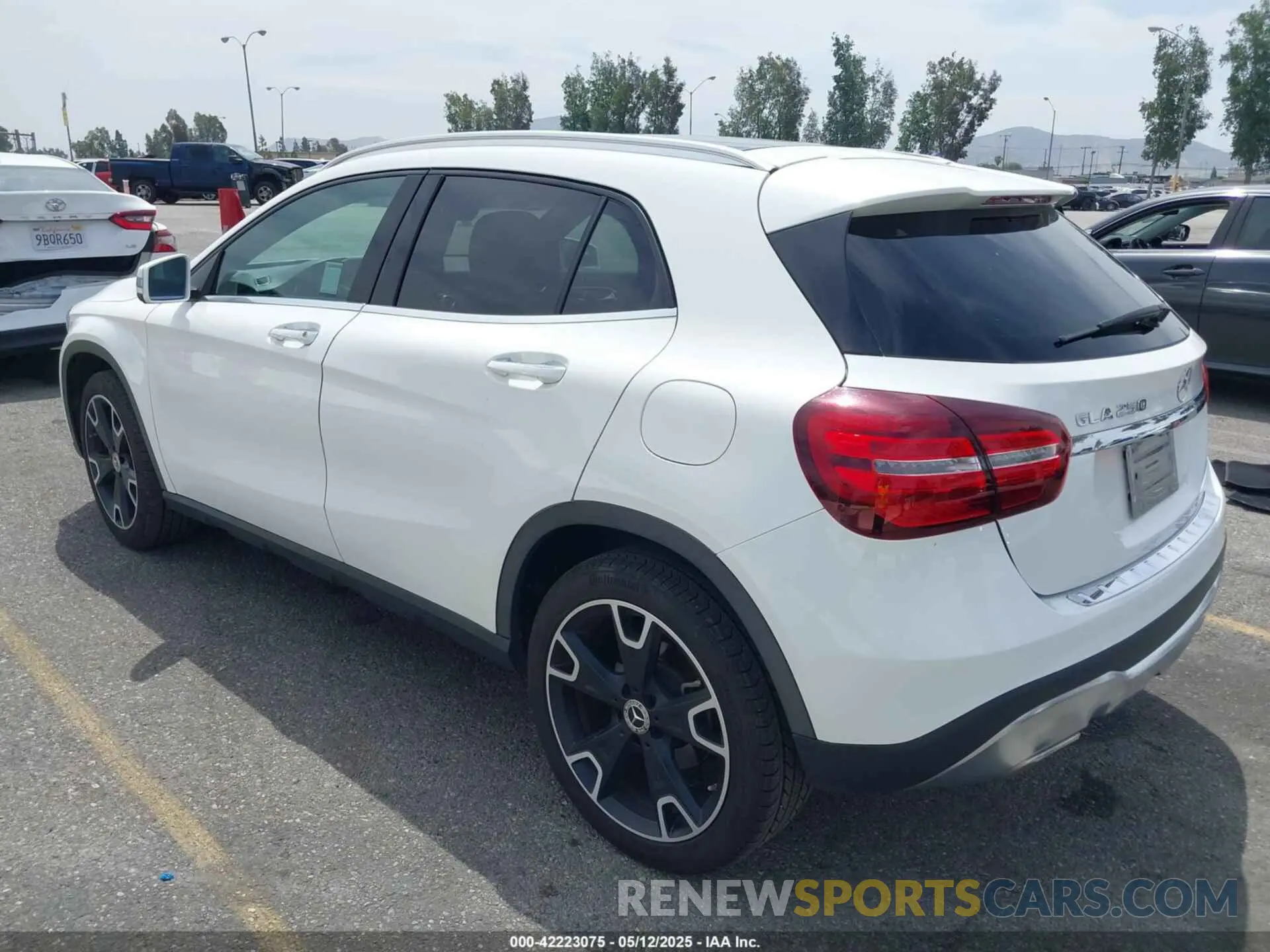 3 Photograph of a damaged car WDCTG4EB9KJ550931 MERCEDES-BENZ GLA 250 2019