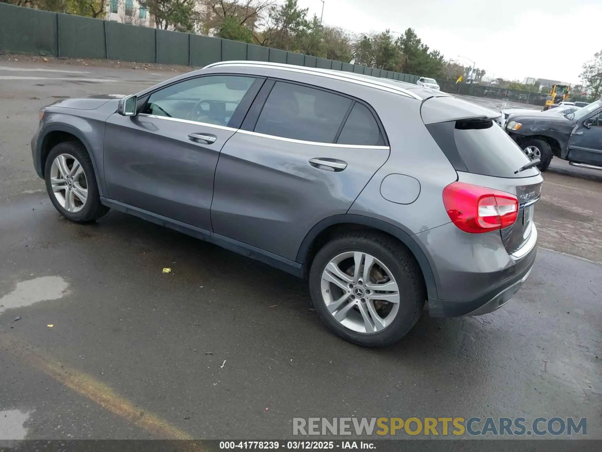3 Photograph of a damaged car WDCTG4GB2KJ619049 MERCEDES-BENZ GLA 250 2019