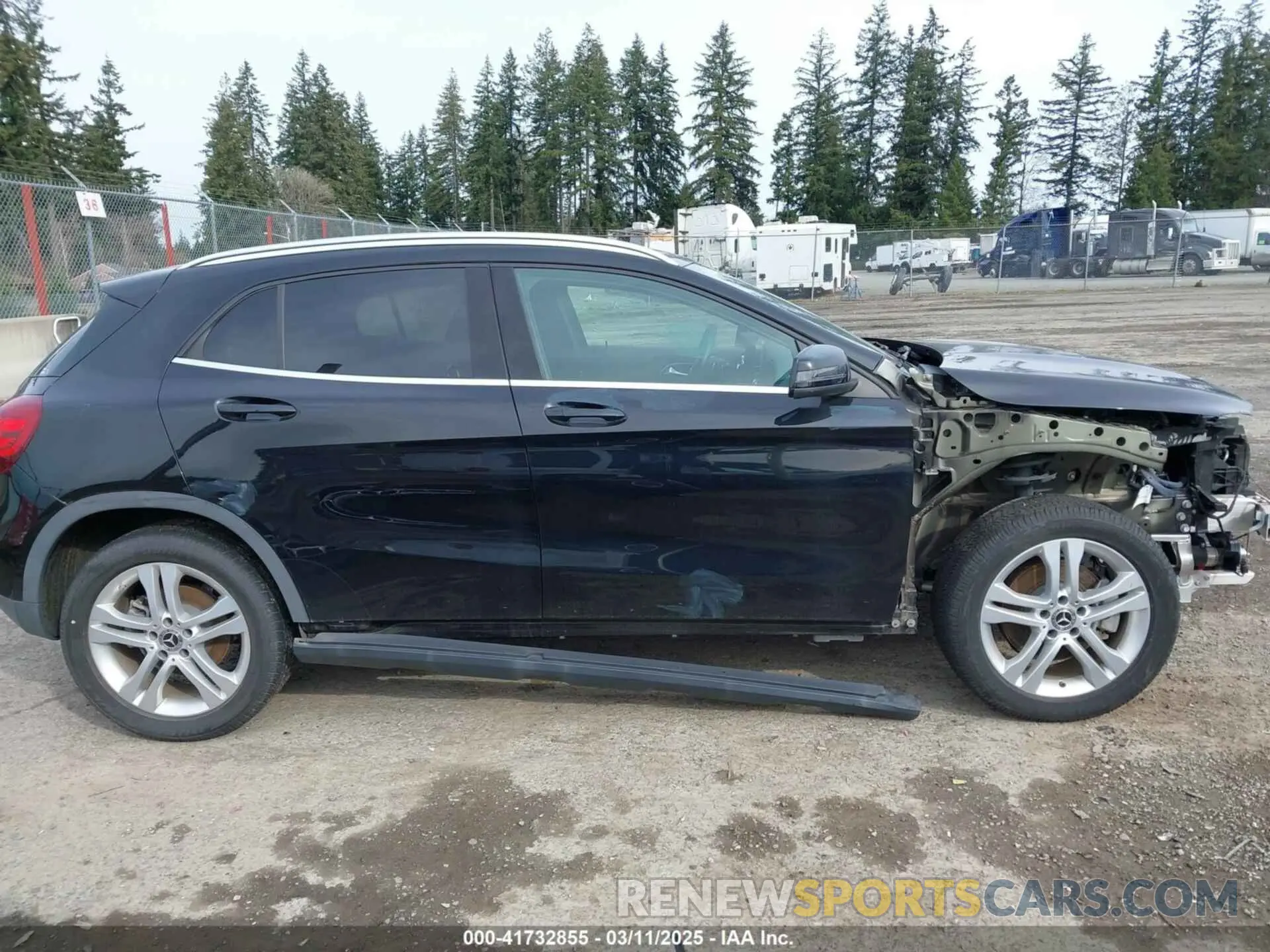 14 Photograph of a damaged car W1NTG4GB1LU031304 MERCEDES-BENZ GLA 250 2020