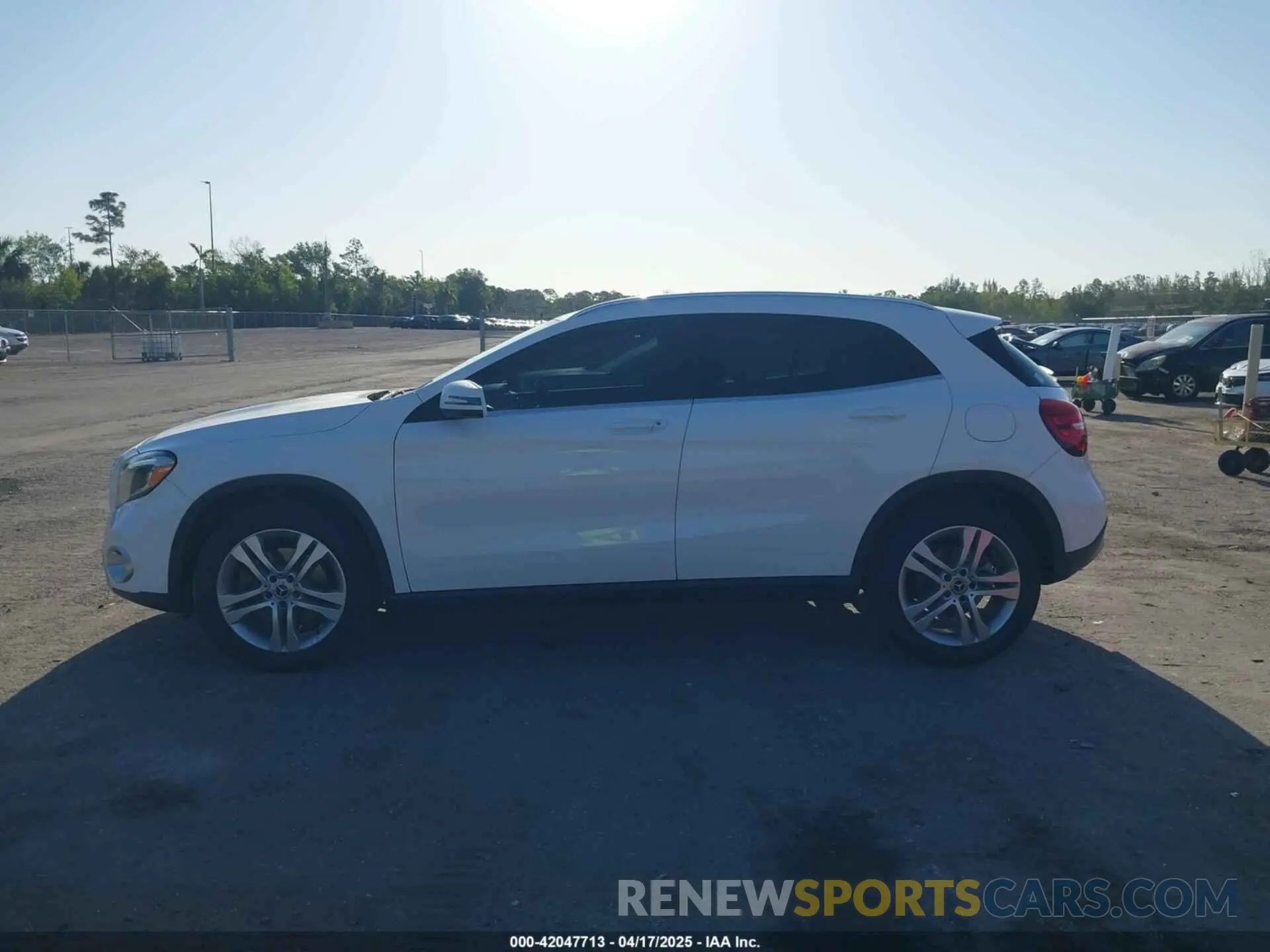 14 Photograph of a damaged car WDCTG4EB1LU028522 MERCEDES-BENZ GLA 250 2020