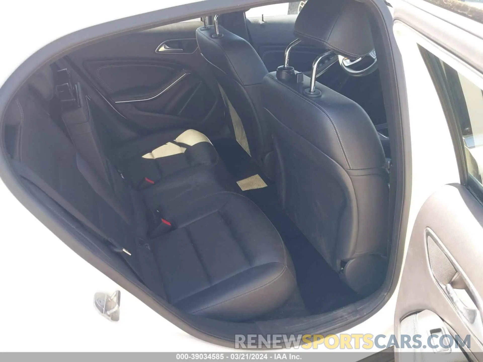 8 Photograph of a damaged car WDCTG4EB9LJ656894 MERCEDES-BENZ GLA 250 2020