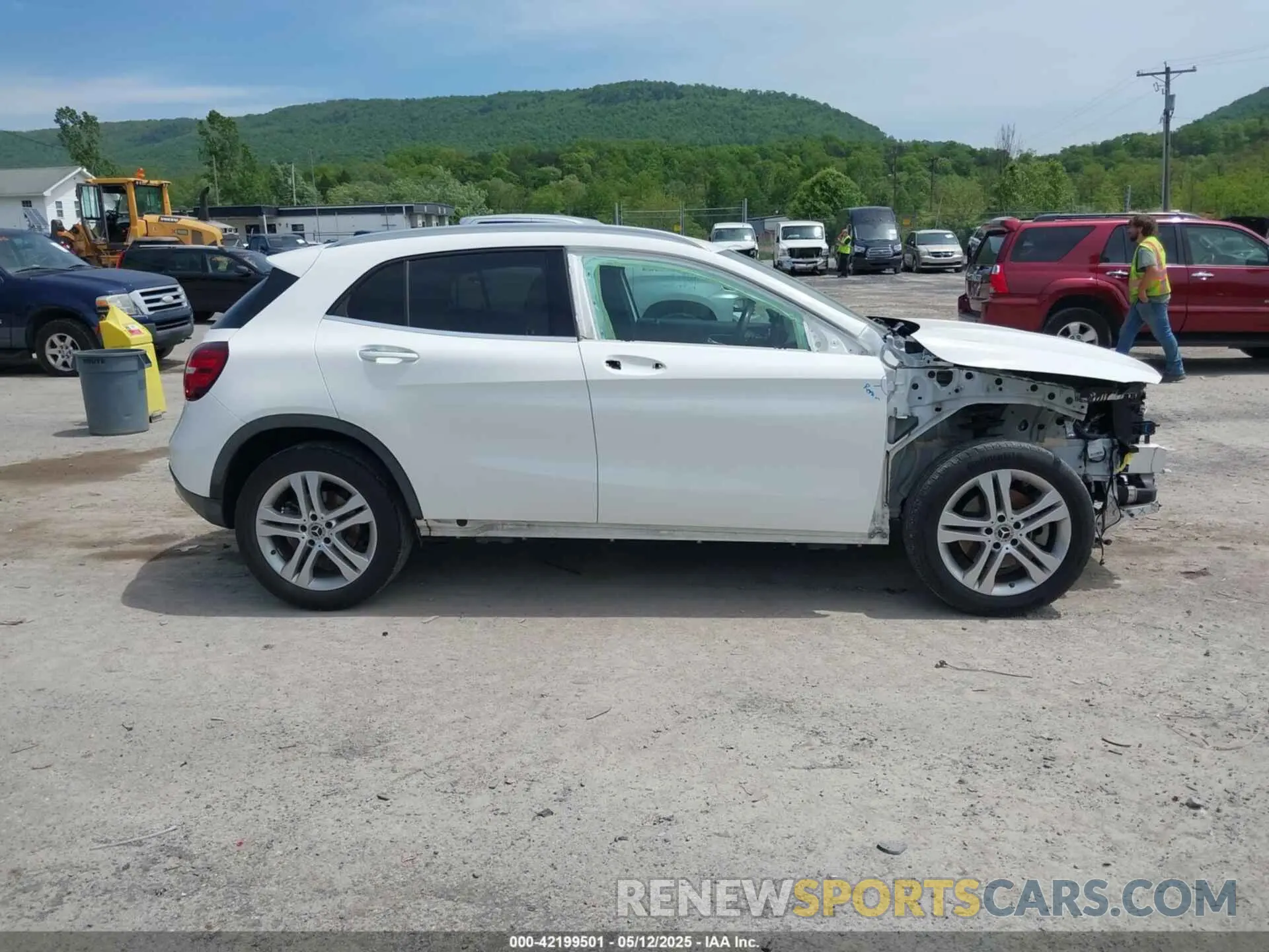 14 Фотография поврежденного автомобиля WDCTG4GB0LU026595 MERCEDES-BENZ GLA 250 2020