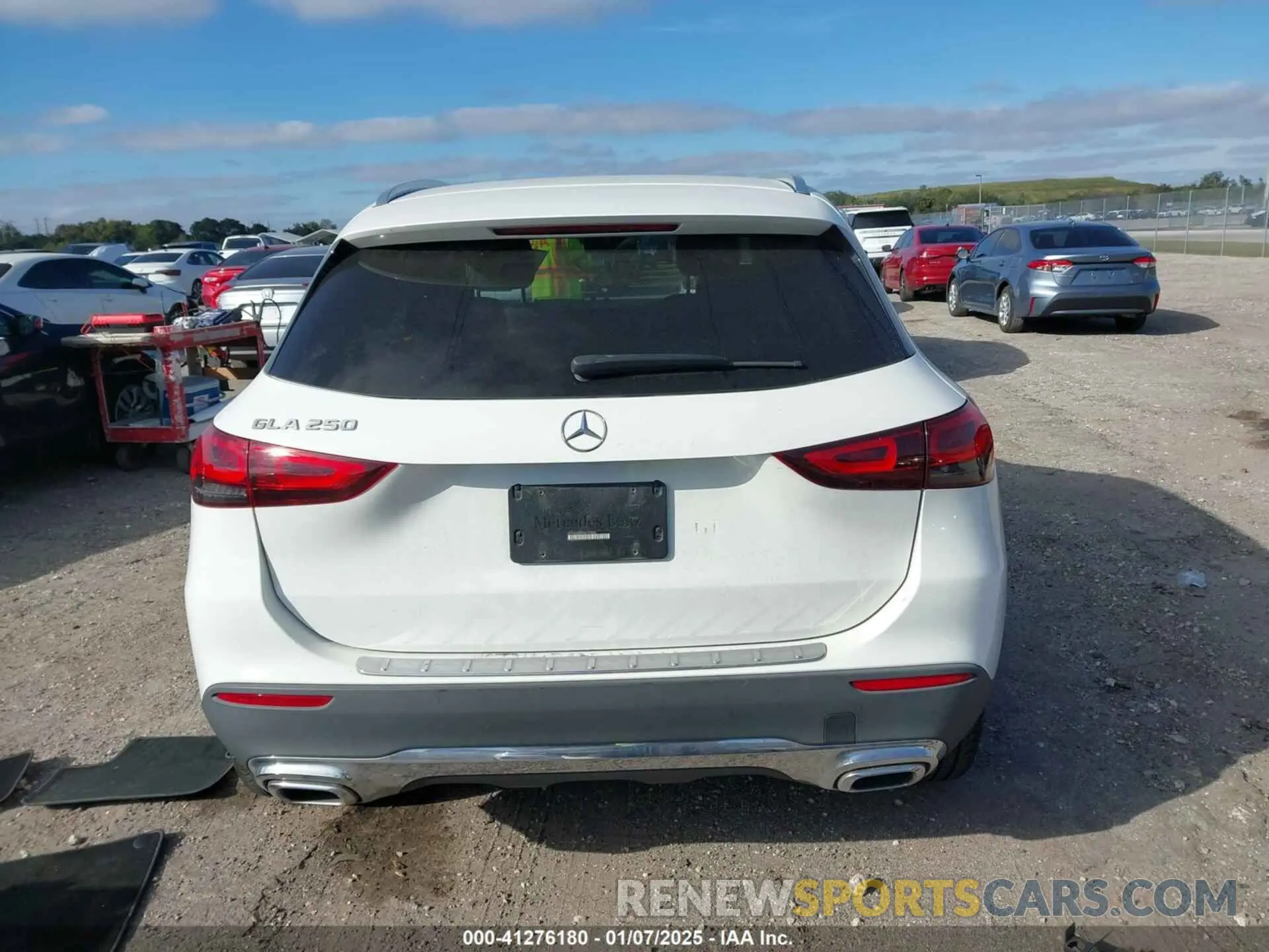 16 Photograph of a damaged car W1N4N4GB1MJ283728 MERCEDES-BENZ GLA 250 2021