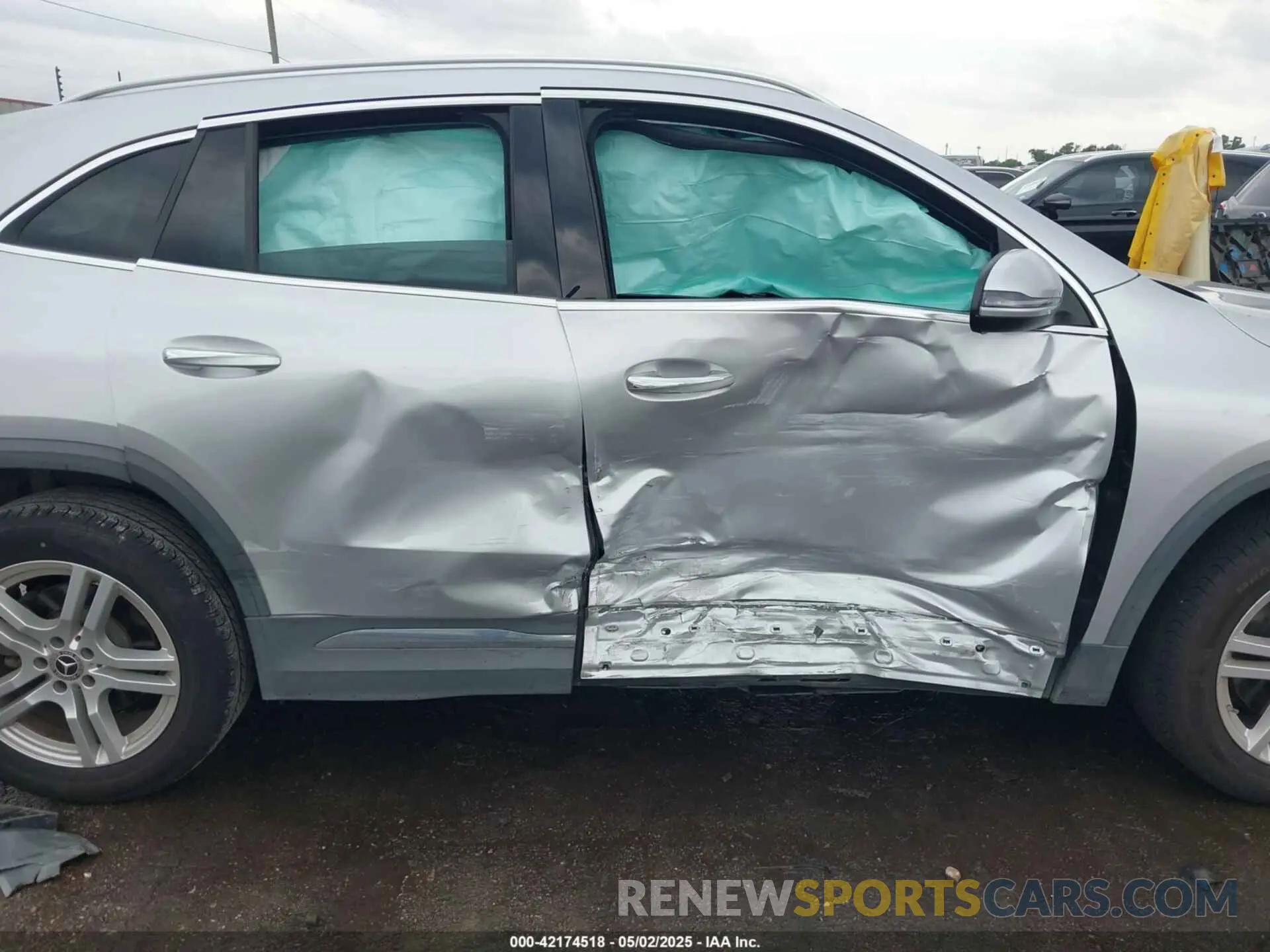 13 Photograph of a damaged car W1N4N4GB5MJ202097 MERCEDES-BENZ GLA 250 2021