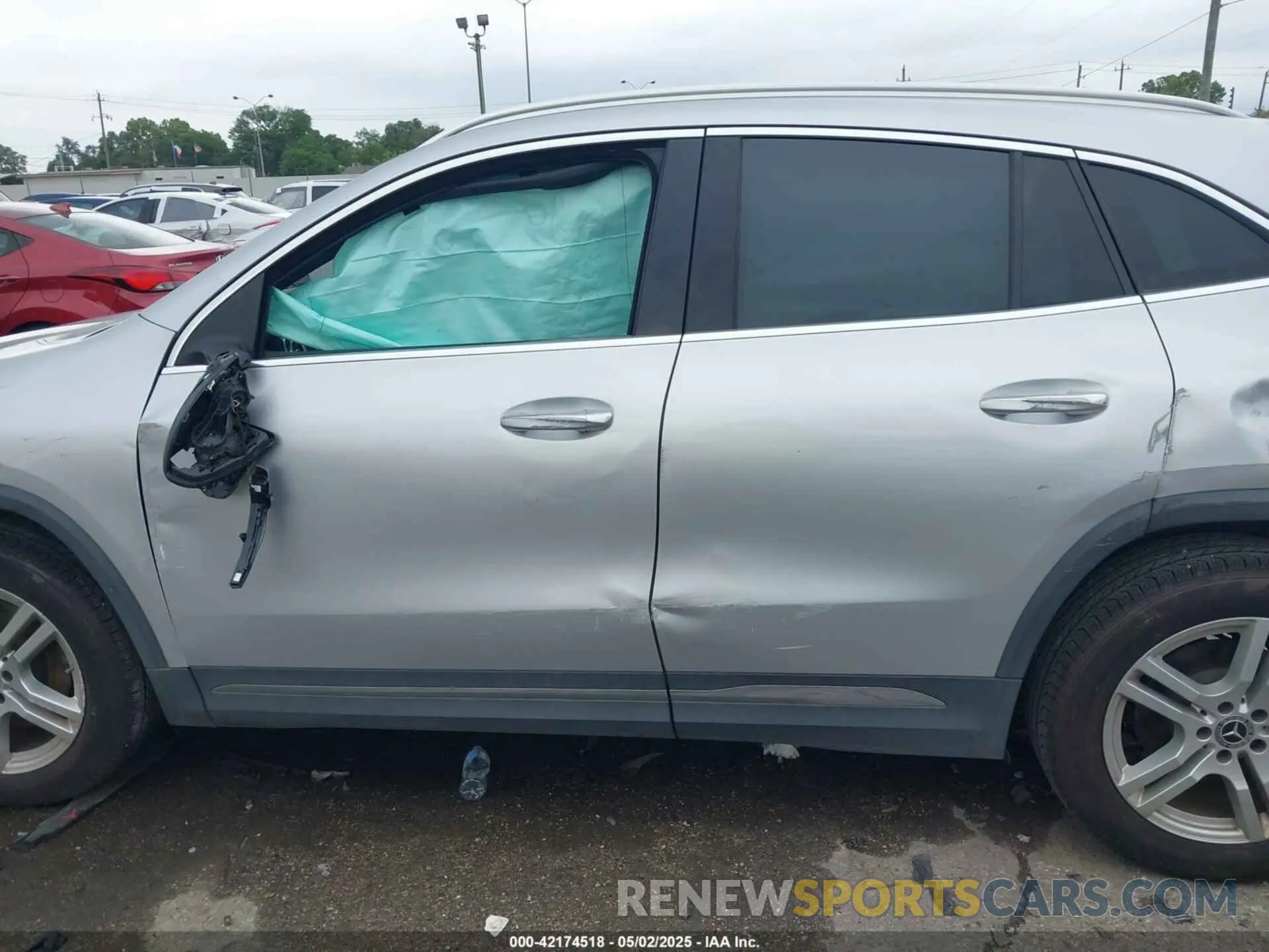 14 Photograph of a damaged car W1N4N4GB5MJ202097 MERCEDES-BENZ GLA 250 2021
