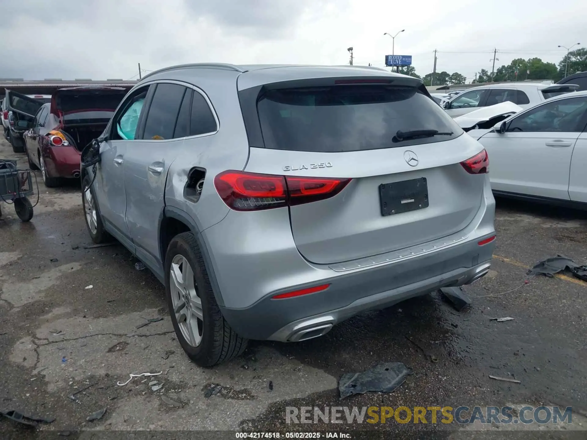 3 Photograph of a damaged car W1N4N4GB5MJ202097 MERCEDES-BENZ GLA 250 2021