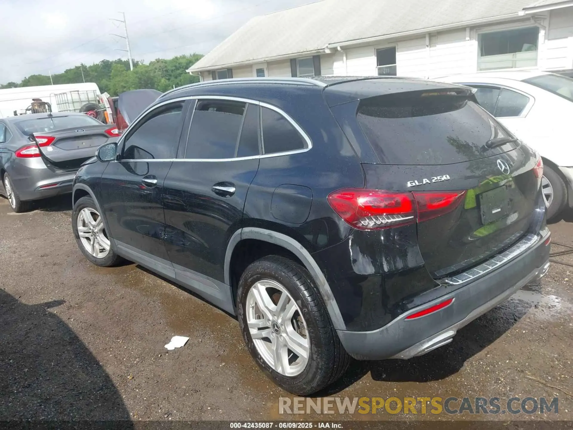 3 Фотография поврежденного автомобиля W1N4N4HB2MJ274406 MERCEDES-BENZ GLA 250 2021