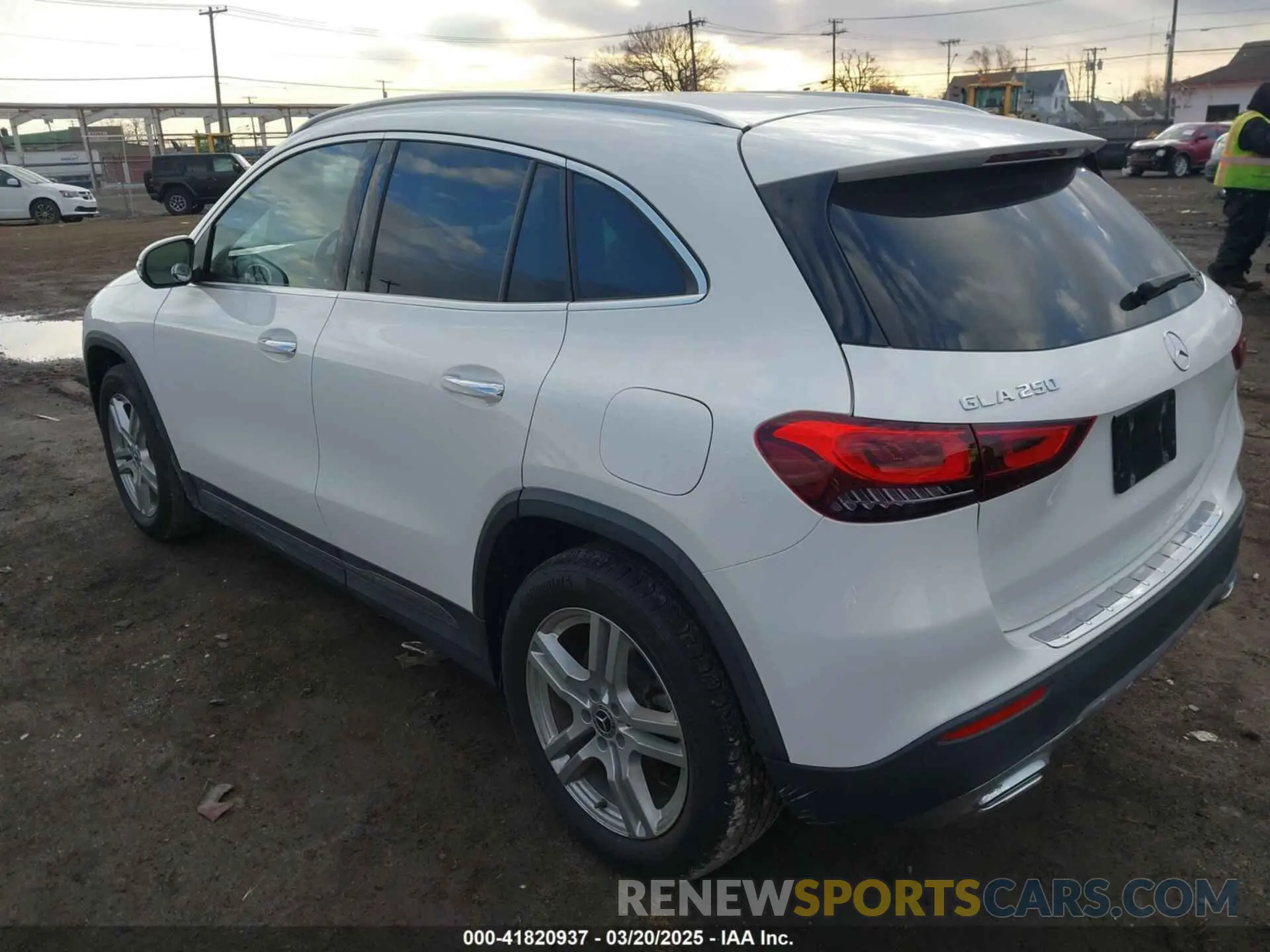 3 Photograph of a damaged car W1N4N4HB5MJ159105 MERCEDES-BENZ GLA 250 2021