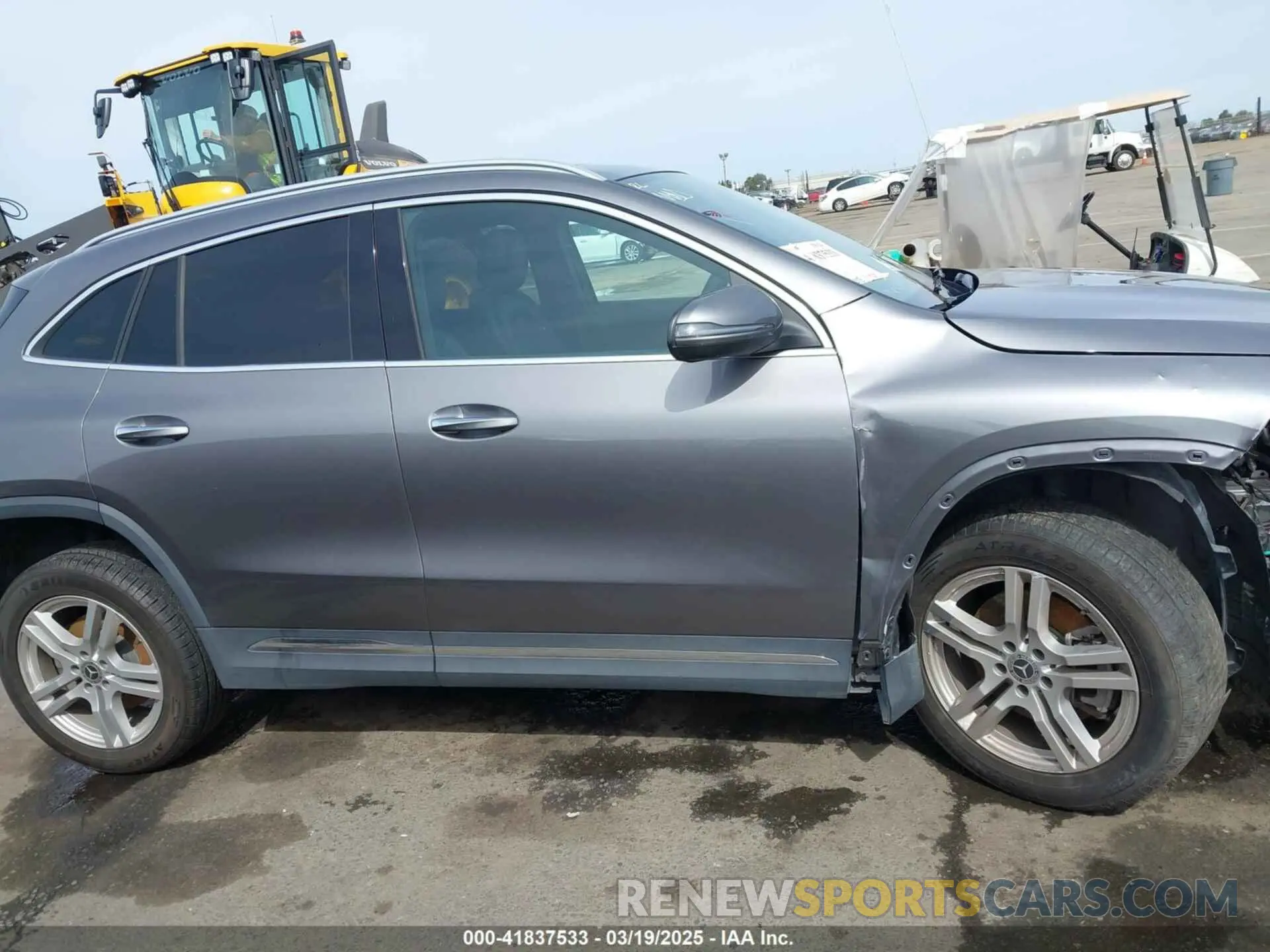 14 Photograph of a damaged car W1N4N4HB9MJ195654 MERCEDES-BENZ GLA 250 2021