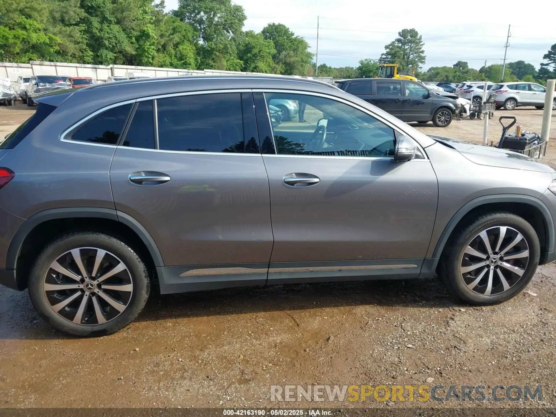 13 Photograph of a damaged car W1N4N4GB0NJ317272 MERCEDES-BENZ GLA 250 2022