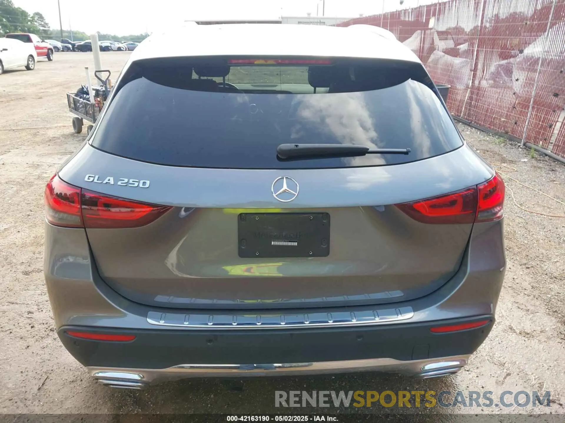 16 Photograph of a damaged car W1N4N4GB0NJ317272 MERCEDES-BENZ GLA 250 2022