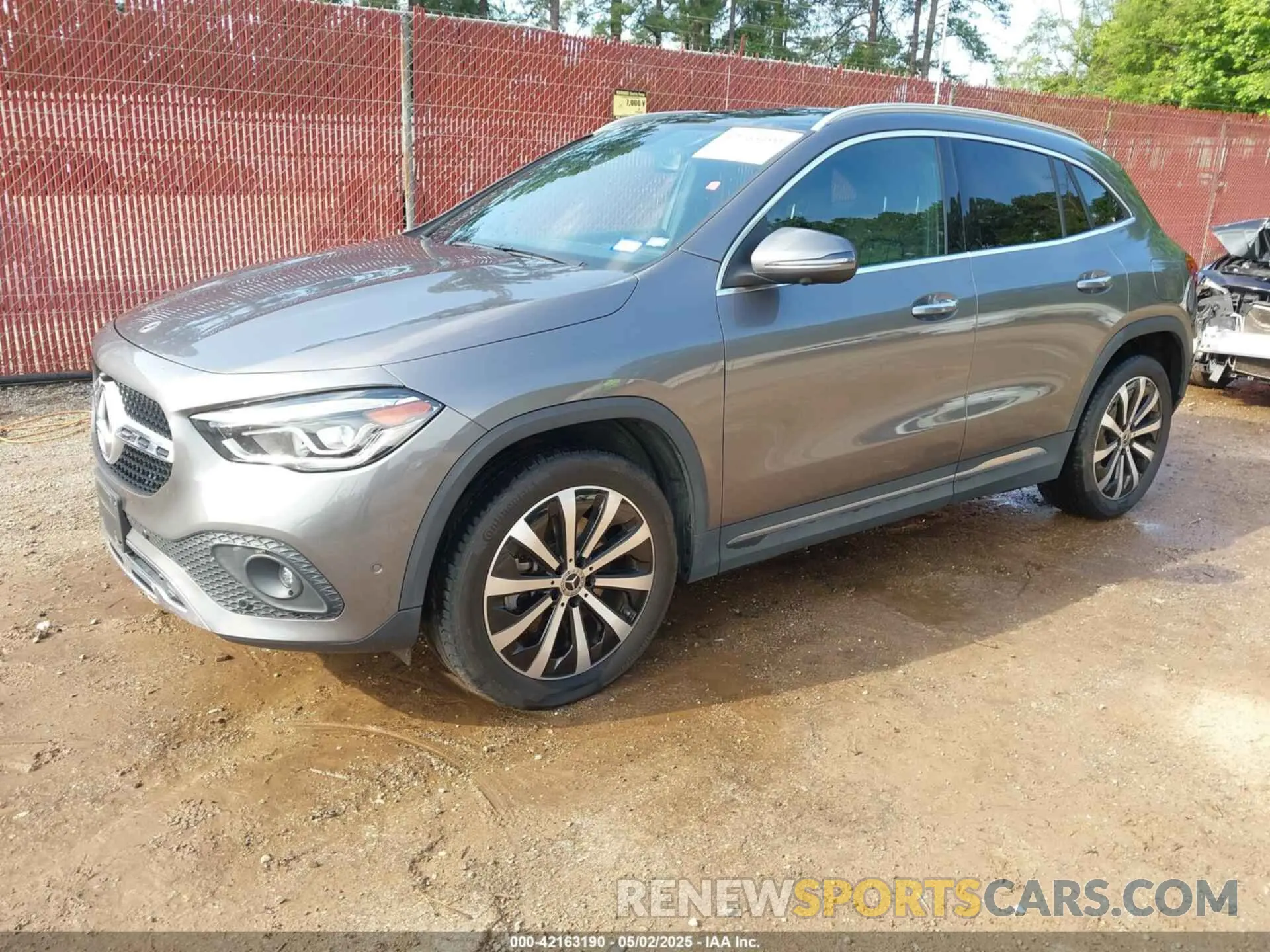2 Photograph of a damaged car W1N4N4GB0NJ317272 MERCEDES-BENZ GLA 250 2022