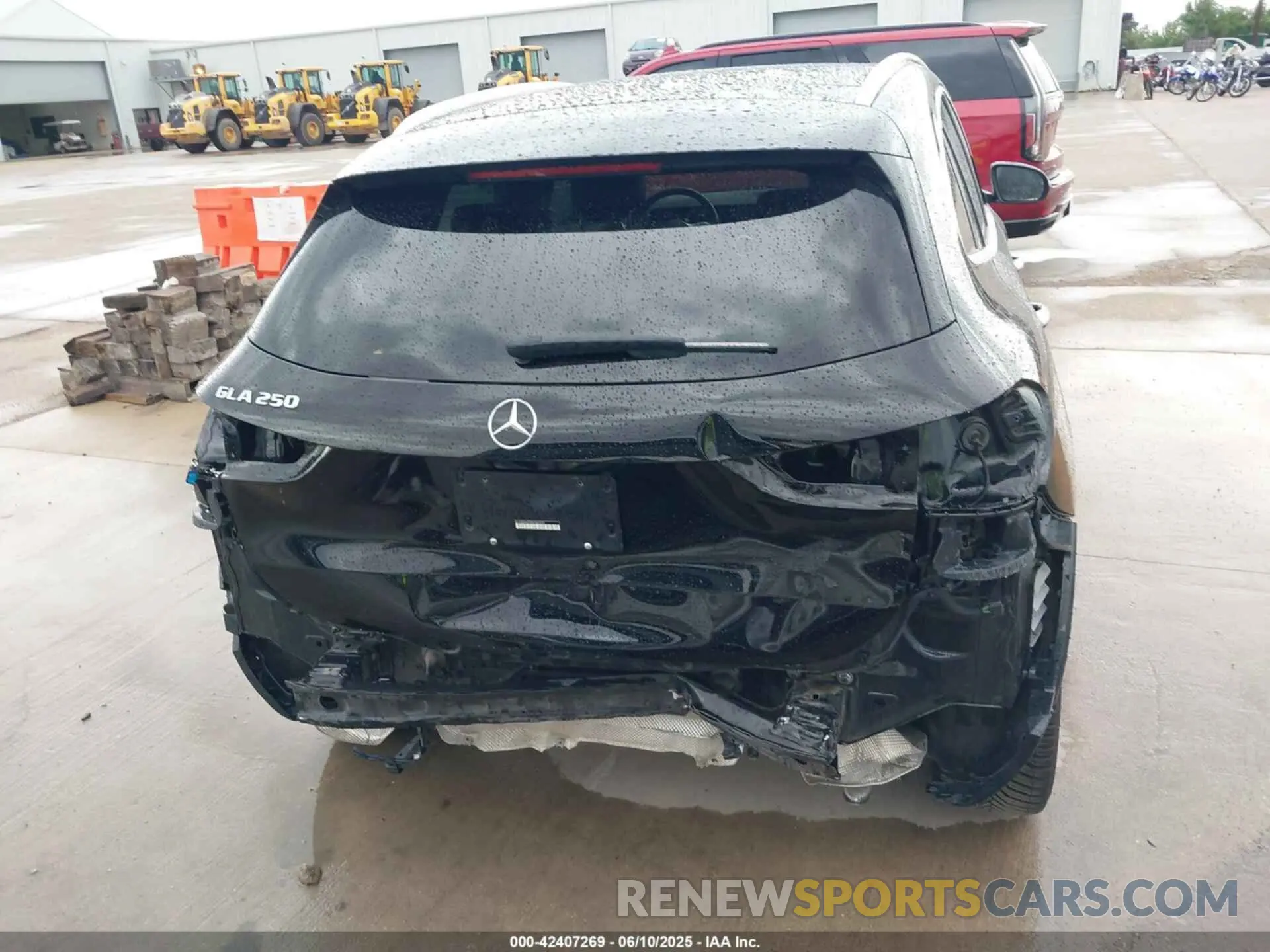 17 Photograph of a damaged car W1N4N4GB0NJ342432 MERCEDES-BENZ GLA 250 2022