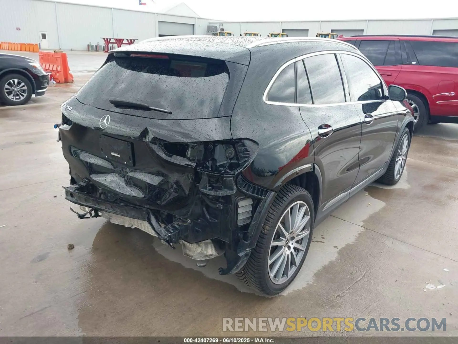 4 Photograph of a damaged car W1N4N4GB0NJ342432 MERCEDES-BENZ GLA 250 2022