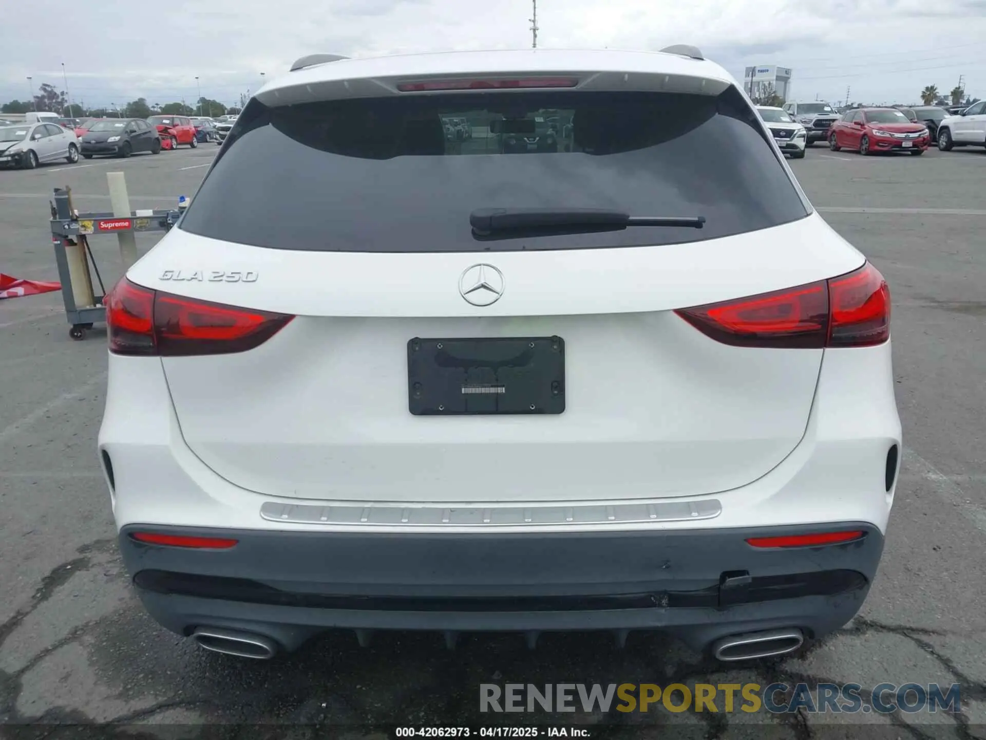 16 Photograph of a damaged car W1N4N4GB4NJ317937 MERCEDES-BENZ GLA 250 2022