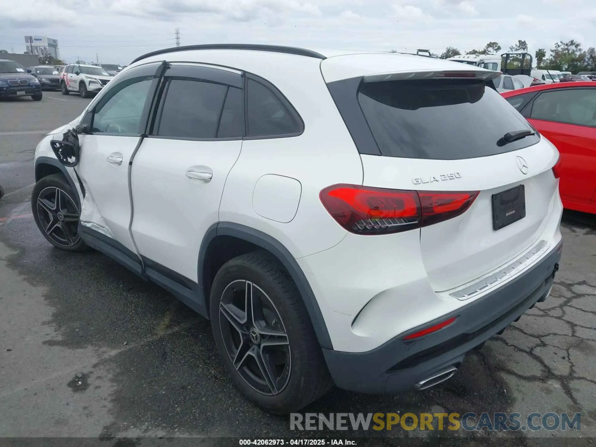 3 Photograph of a damaged car W1N4N4GB4NJ317937 MERCEDES-BENZ GLA 250 2022