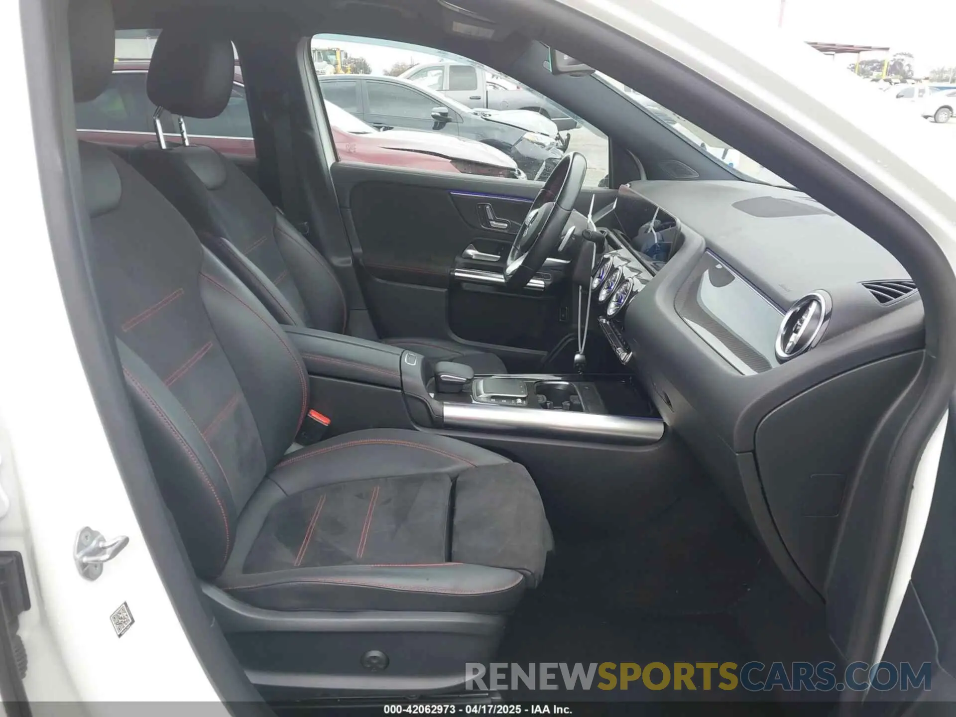 5 Photograph of a damaged car W1N4N4GB4NJ317937 MERCEDES-BENZ GLA 250 2022