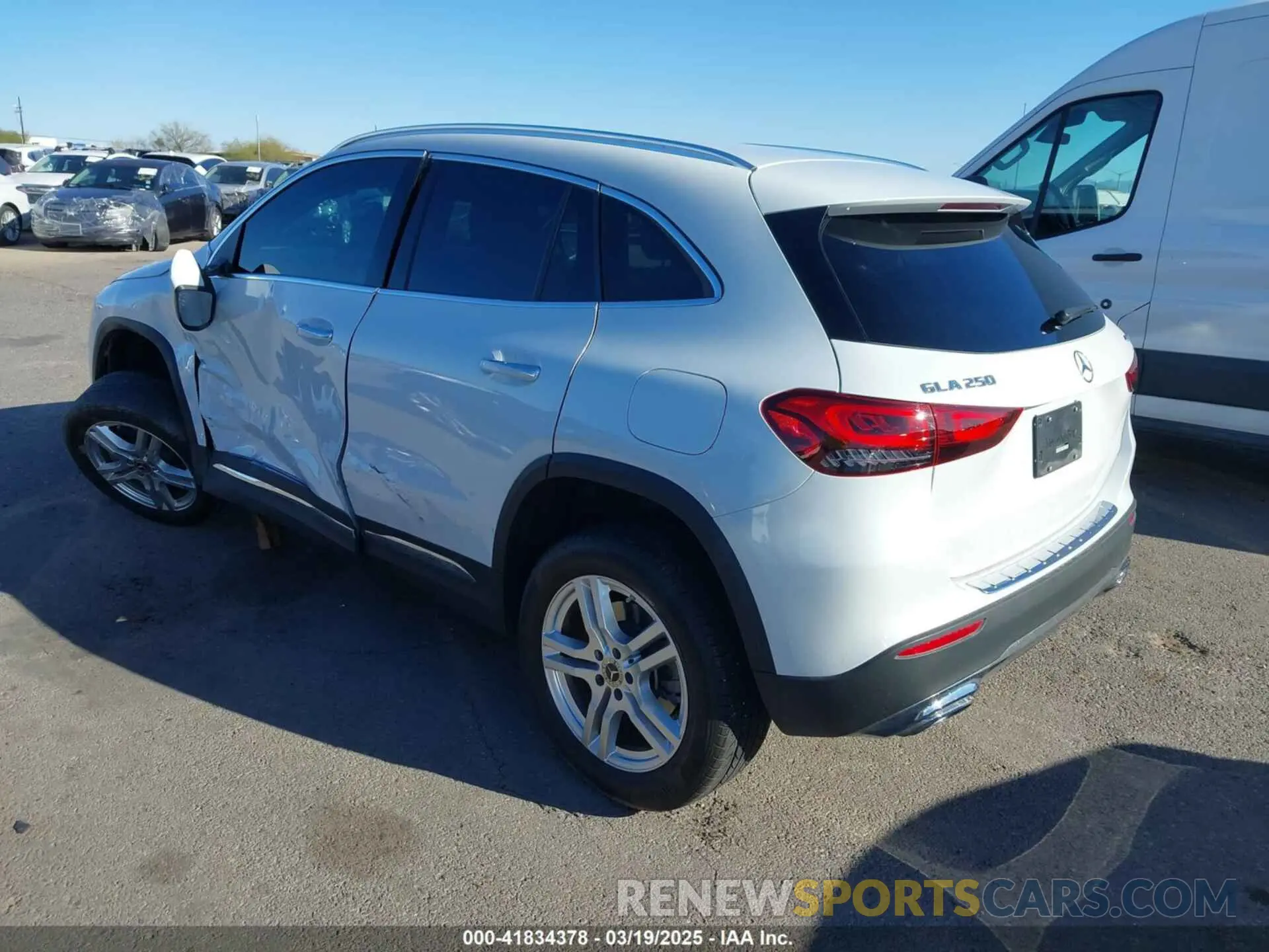3 Photograph of a damaged car W1N4N4HB5NJ395075 MERCEDES-BENZ GLA 250 2022