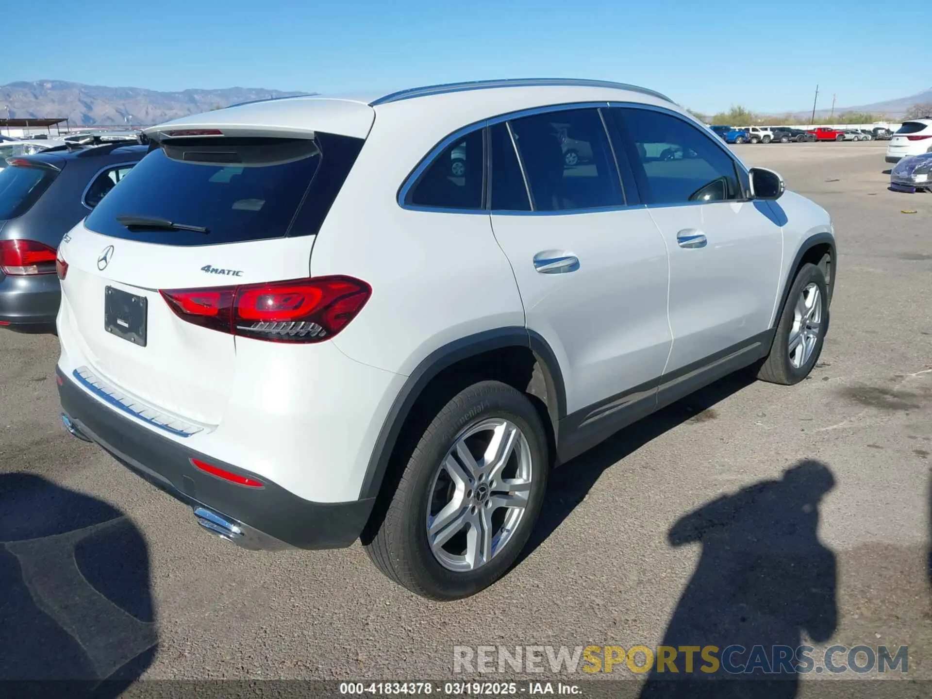 4 Photograph of a damaged car W1N4N4HB5NJ395075 MERCEDES-BENZ GLA 250 2022