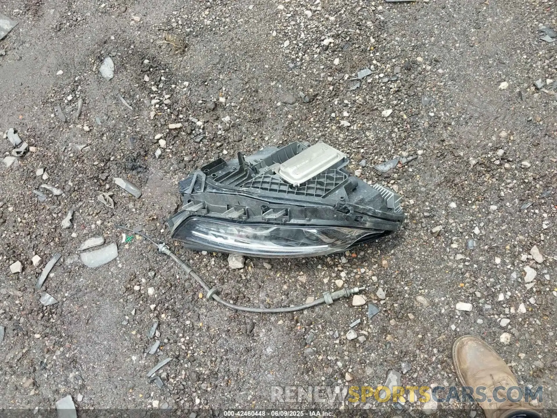 12 Photograph of a damaged car W1N4N4HB6NJ362151 MERCEDES-BENZ GLA 250 2022