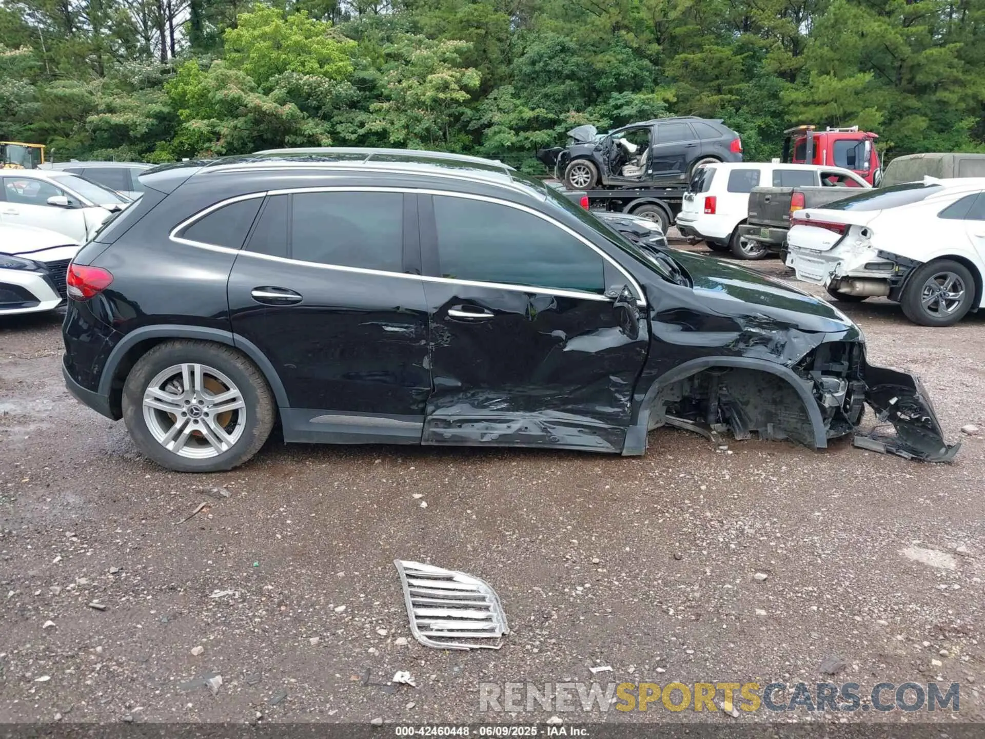 14 Photograph of a damaged car W1N4N4HB6NJ362151 MERCEDES-BENZ GLA 250 2022
