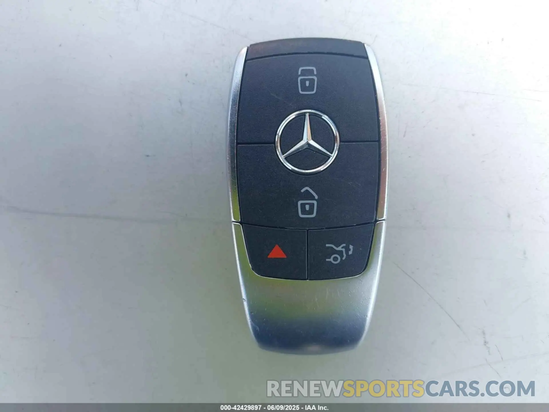 11 Photograph of a damaged car W1N4N4GB2PJ462073 MERCEDES-BENZ GLA 250 2023