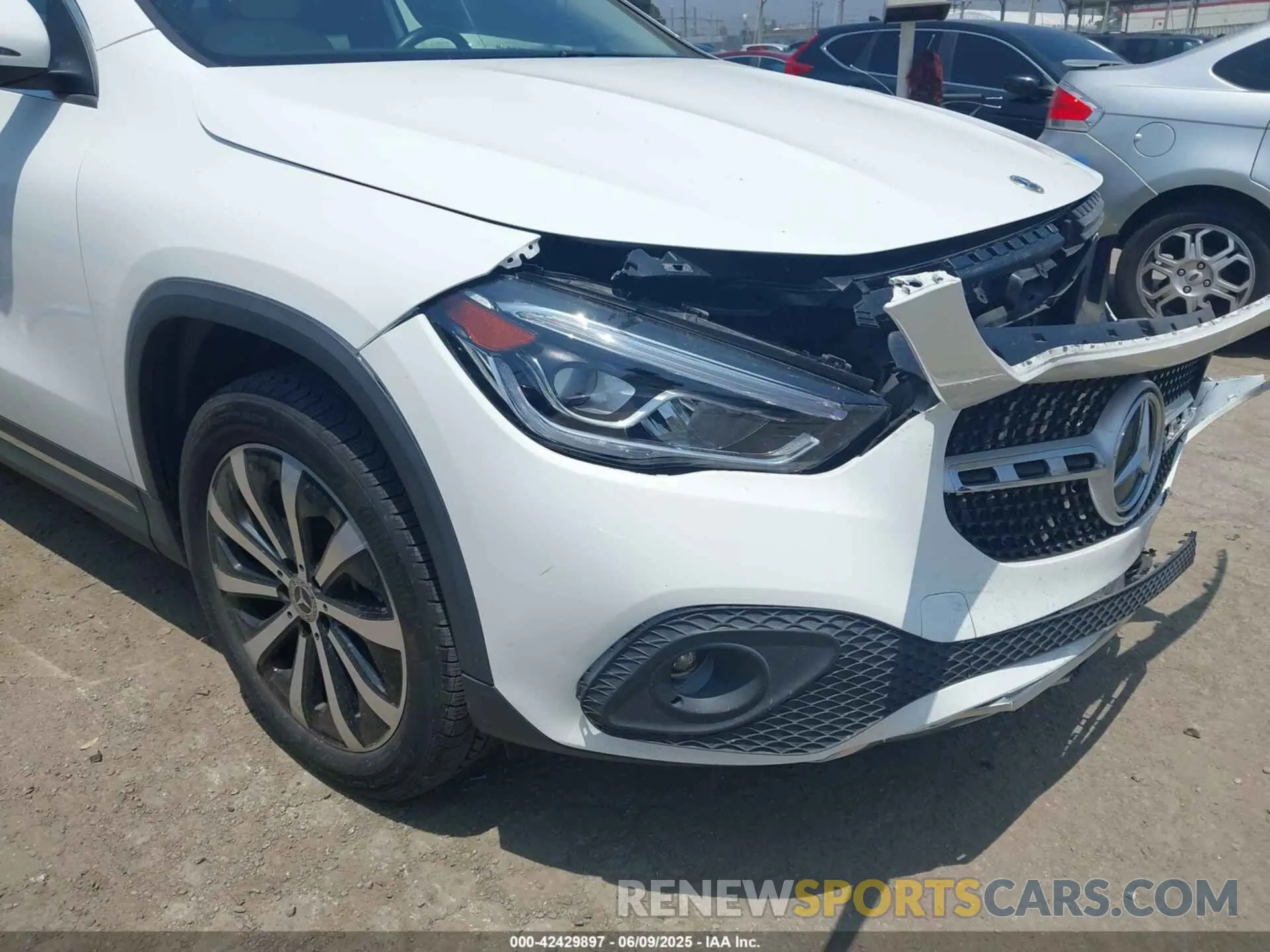 19 Photograph of a damaged car W1N4N4GB2PJ462073 MERCEDES-BENZ GLA 250 2023