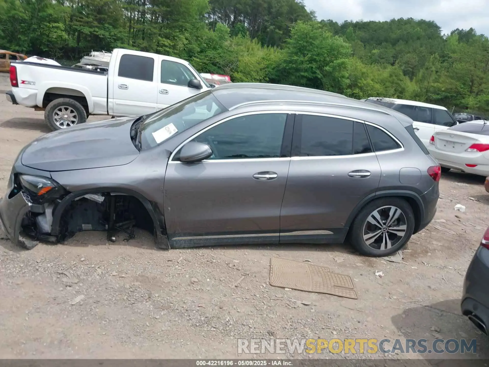 14 Photograph of a damaged car W1N4N4HB2SJ638546 MERCEDES-BENZ GLA 250 2025