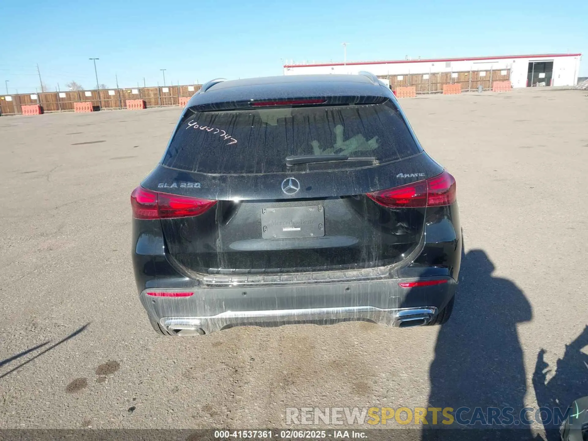 17 Photograph of a damaged car W1N4N4HBOSJ651134 MERCEDES-BENZ GLA 250 2025