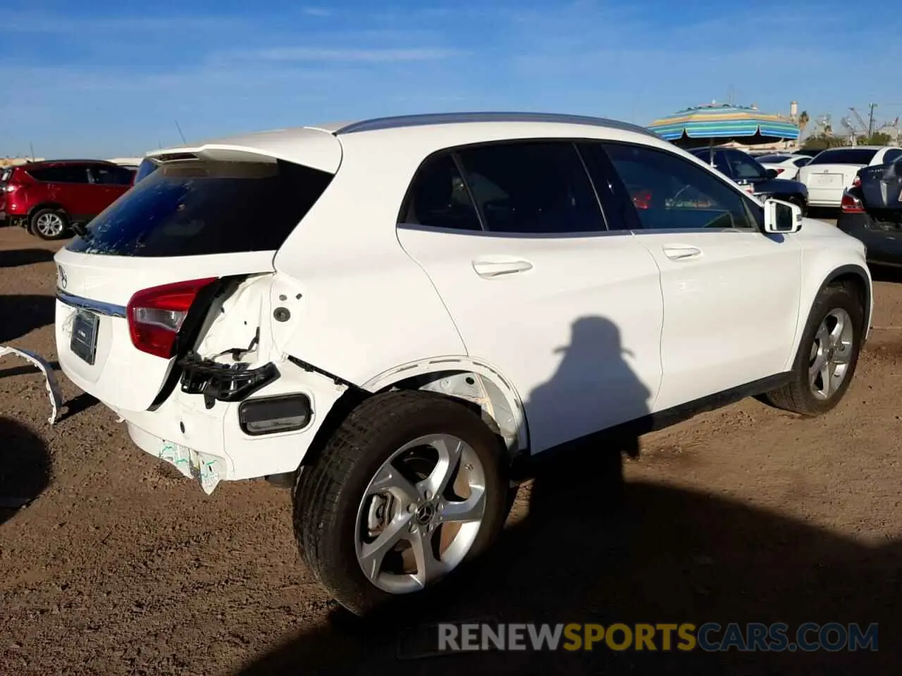 3 Фотография поврежденного автомобиля WDCTG4EB1KU006471 MERCEDES-BENZ GLA-CLASS 2019