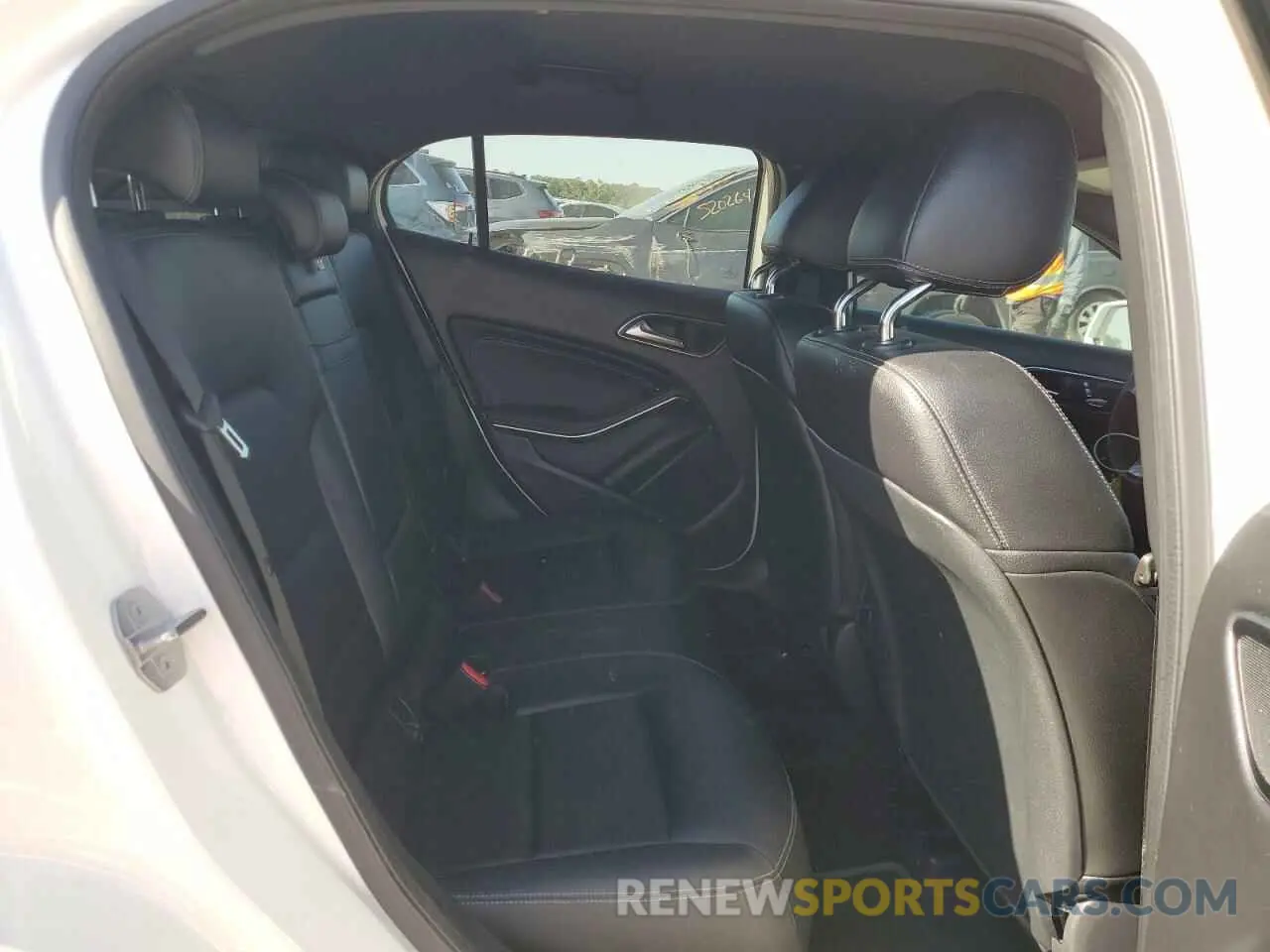 11 Фотография поврежденного автомобиля WDCTG4EB5KJ574983 MERCEDES-BENZ GLA-CLASS 2019