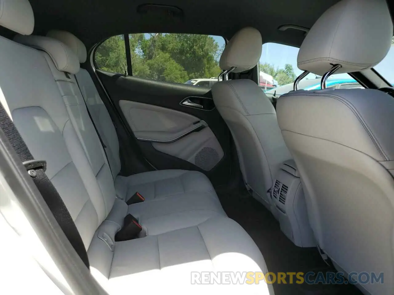 10 Photograph of a damaged car WDCTG4EB7KU003915 MERCEDES-BENZ GLA-CLASS 2019