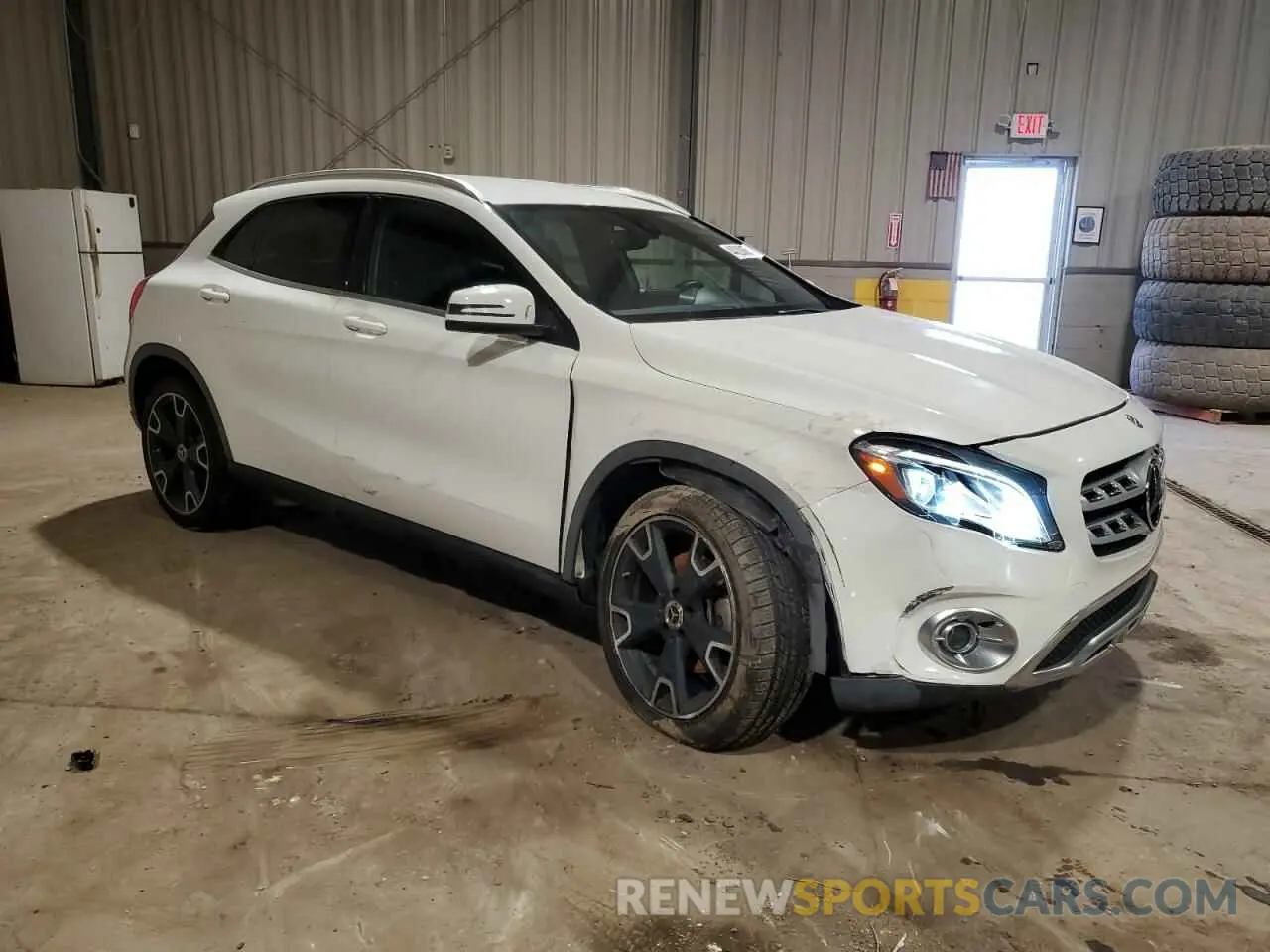 4 Photograph of a damaged car WDCTG4EB7KU018365 MERCEDES-BENZ GLA-CLASS 2019