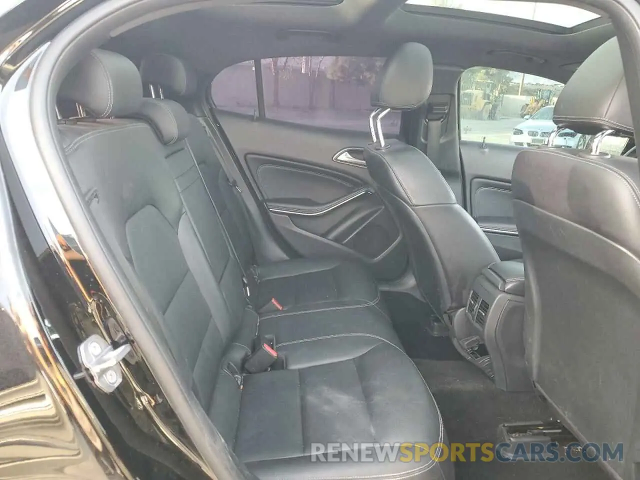 10 Photograph of a damaged car WDCTG4GB0KJ618563 MERCEDES-BENZ GLA-CLASS 2019
