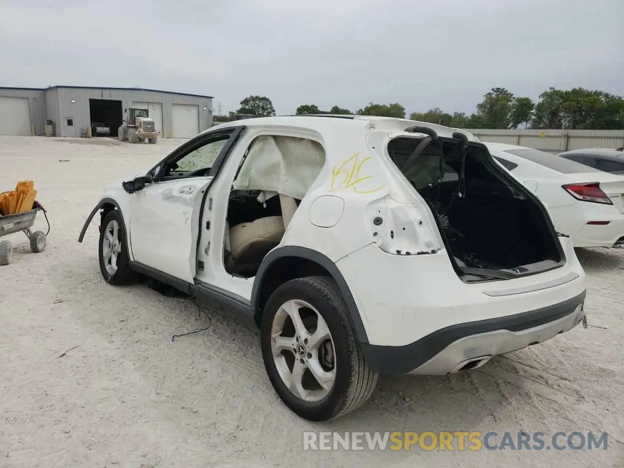3 Photograph of a damaged car WDCTG4GB0KJ630678 MERCEDES-BENZ GLA-CLASS 2019