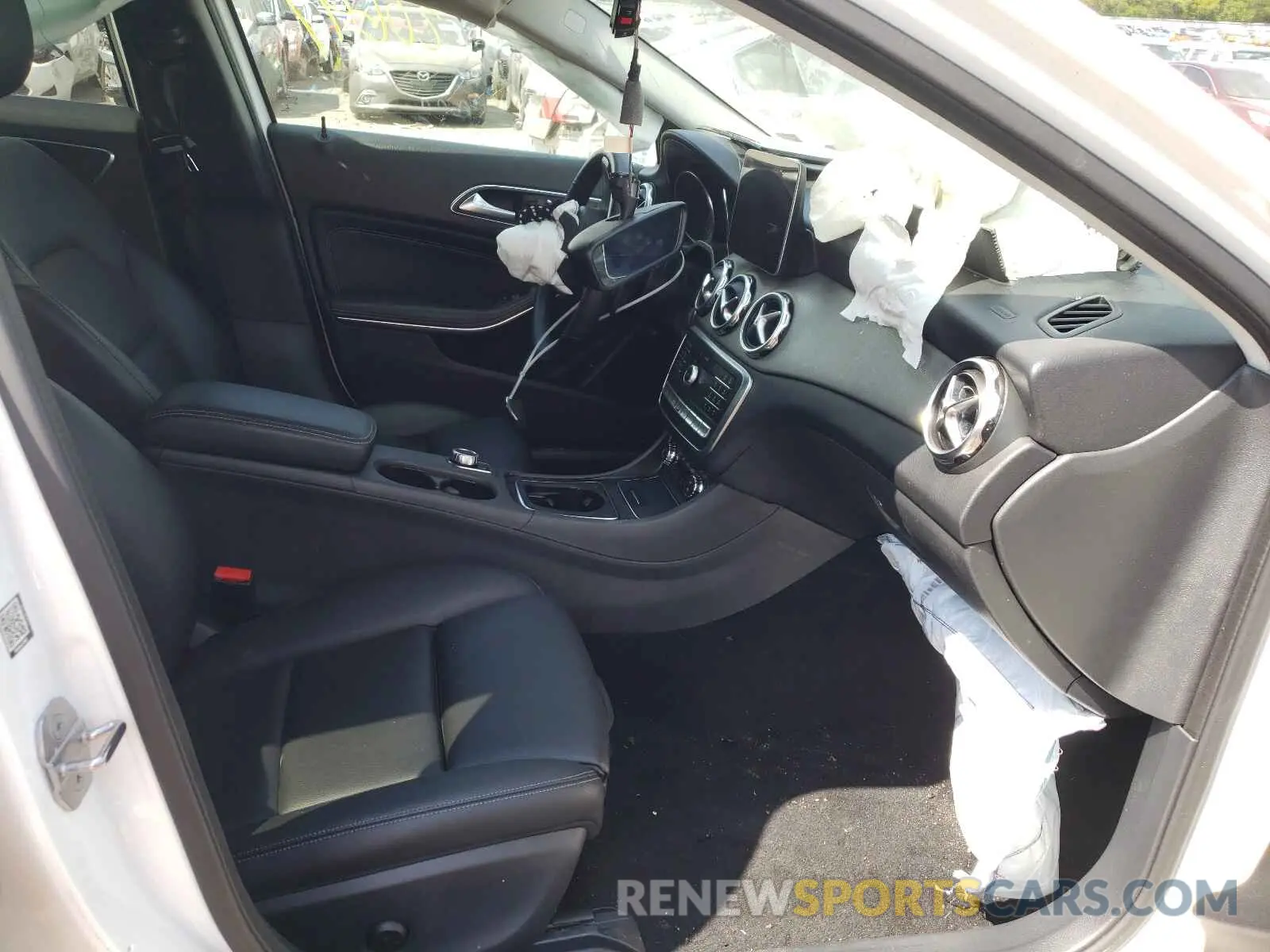 5 Photograph of a damaged car WDCTG4GB1KJ577831 MERCEDES-BENZ GLA-CLASS 2019