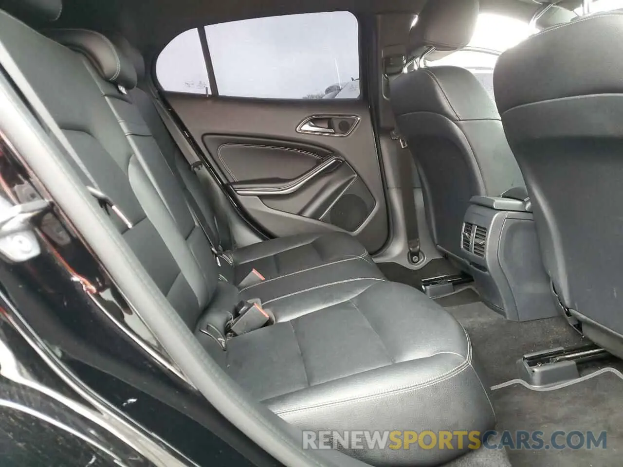 10 Фотография поврежденного автомобиля WDCTG4GB3KJ577619 MERCEDES-BENZ GLA-CLASS 2019