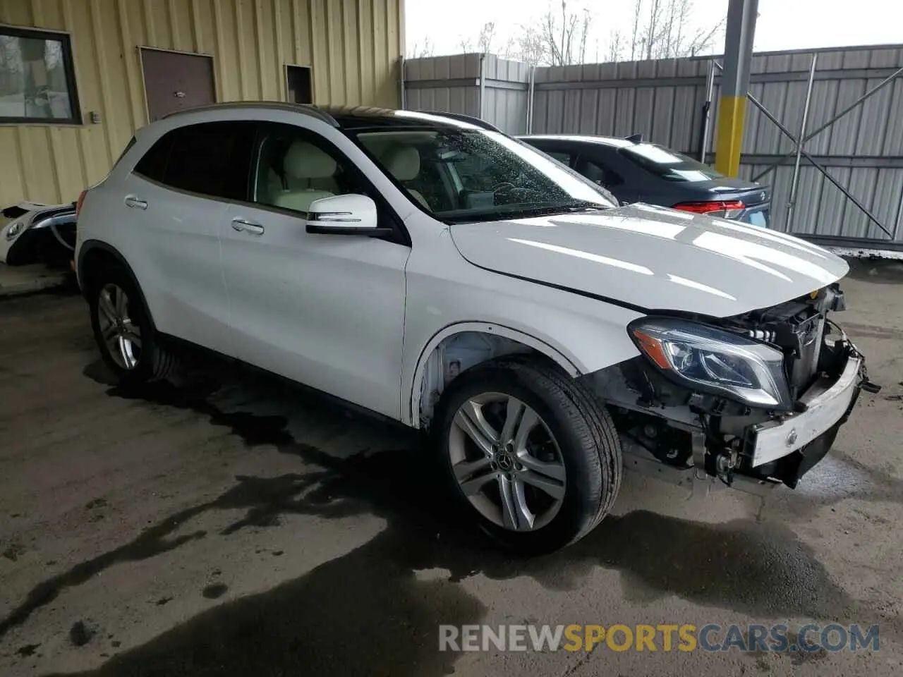 4 Фотография поврежденного автомобиля WDCTG4GB3KJ578463 MERCEDES-BENZ GLA-CLASS 2019