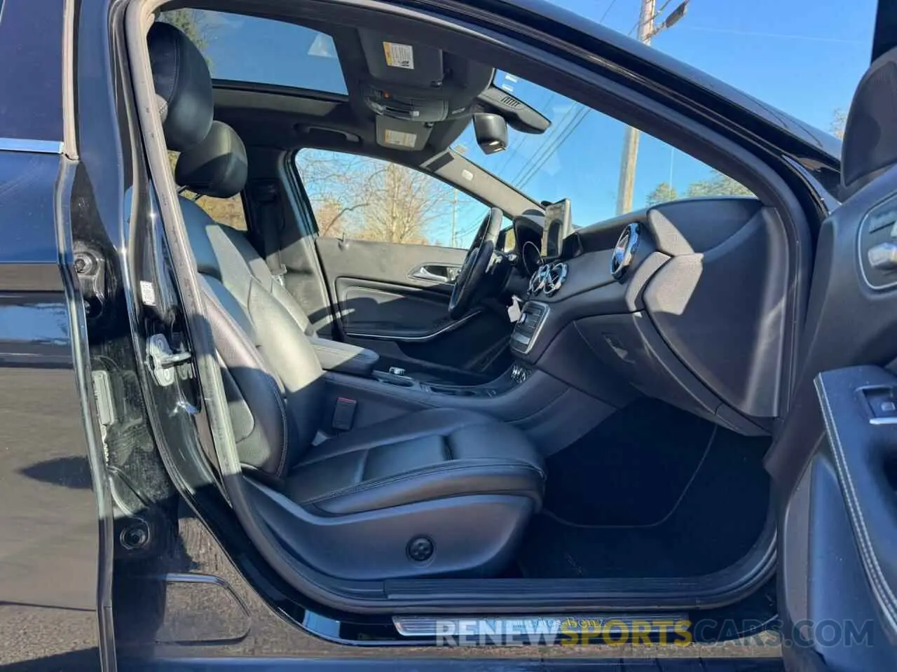 5 Photograph of a damaged car WDCTG4GB7KU006679 MERCEDES-BENZ GLA-CLASS 2019