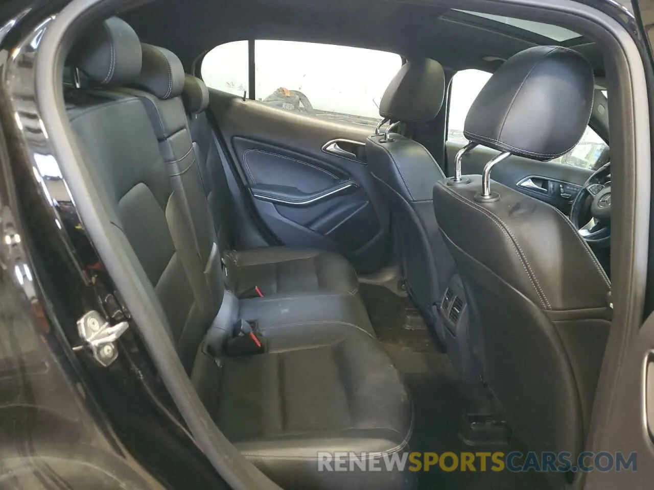 10 Photograph of a damaged car WDCTG4GB8KJ532904 MERCEDES-BENZ GLA-CLASS 2019
