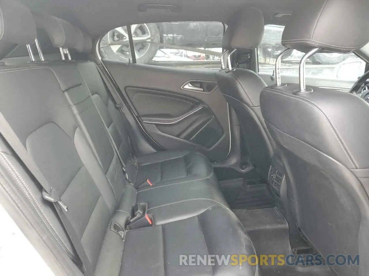 11 Фотография поврежденного автомобиля WDCTG4GB8KJ581214 MERCEDES-BENZ GLA-CLASS 2019