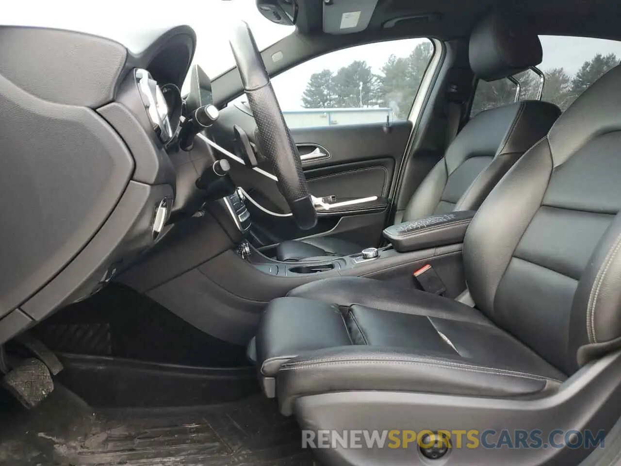 7 Фотография поврежденного автомобиля WDCTG4GB8KJ581214 MERCEDES-BENZ GLA-CLASS 2019