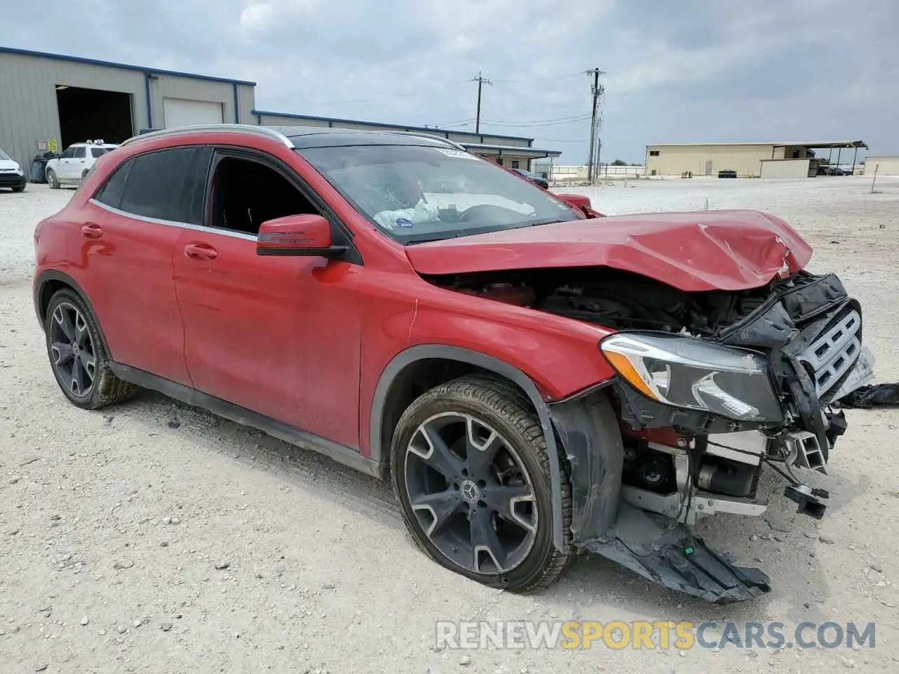 4 Photograph of a damaged car W1NTG4EBXLJ691328 MERCEDES-BENZ GLA-CLASS 2020