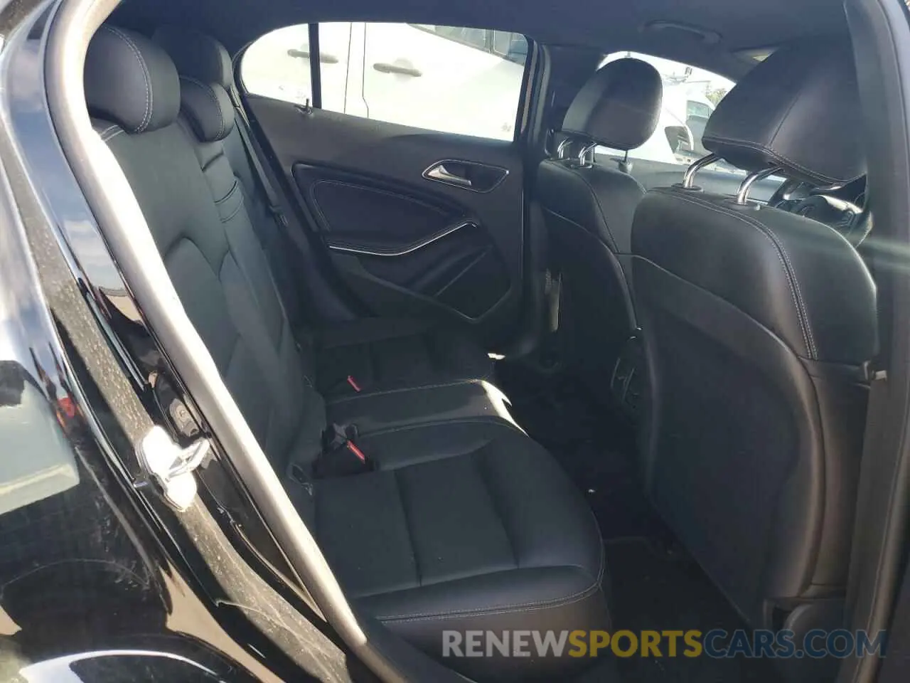10 Фотография поврежденного автомобиля WDCTG4EB4LU026179 MERCEDES-BENZ GLA-CLASS 2020