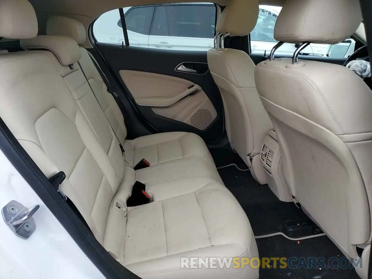 11 Photograph of a damaged car WDCTG4GB1LU025052 MERCEDES-BENZ GLA-CLASS 2020