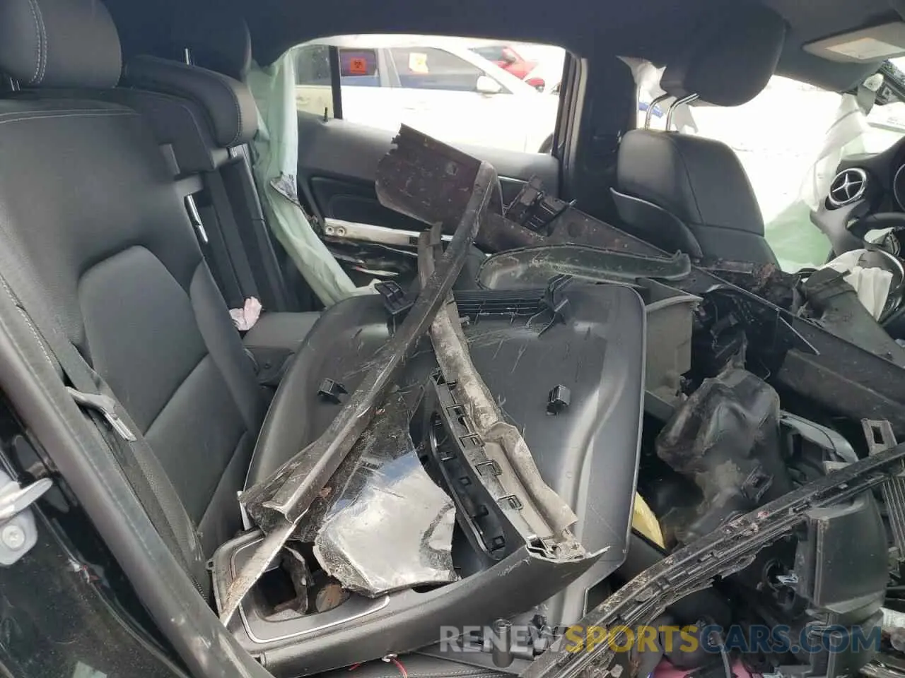 10 Фотография поврежденного автомобиля WDCTG4GB8LJ686806 MERCEDES-BENZ GLA-CLASS 2020