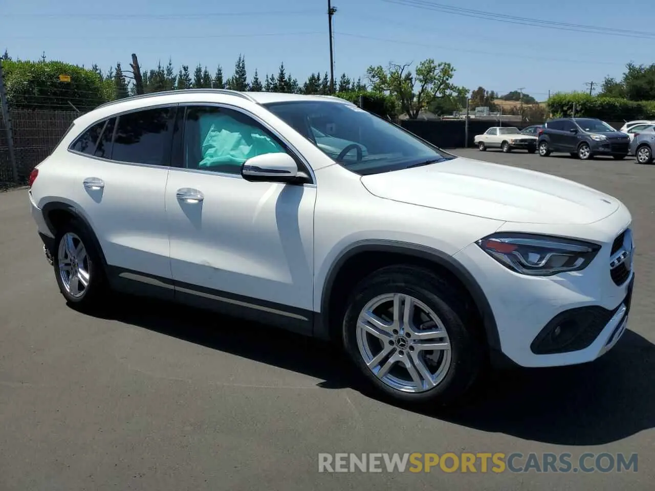 4 Photograph of a damaged car W1N4N4HB1MJ183918 MERCEDES-BENZ GLA-CLASS 2021
