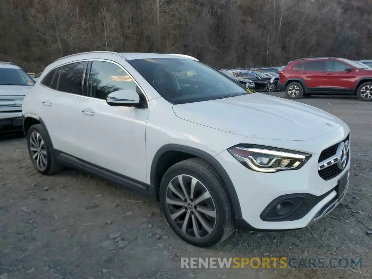 4 Photograph of a damaged car W1N4N4HB1MJ206999 MERCEDES-BENZ GLA-CLASS 2021